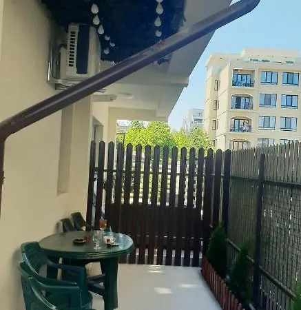 Blue Moon Apartment *